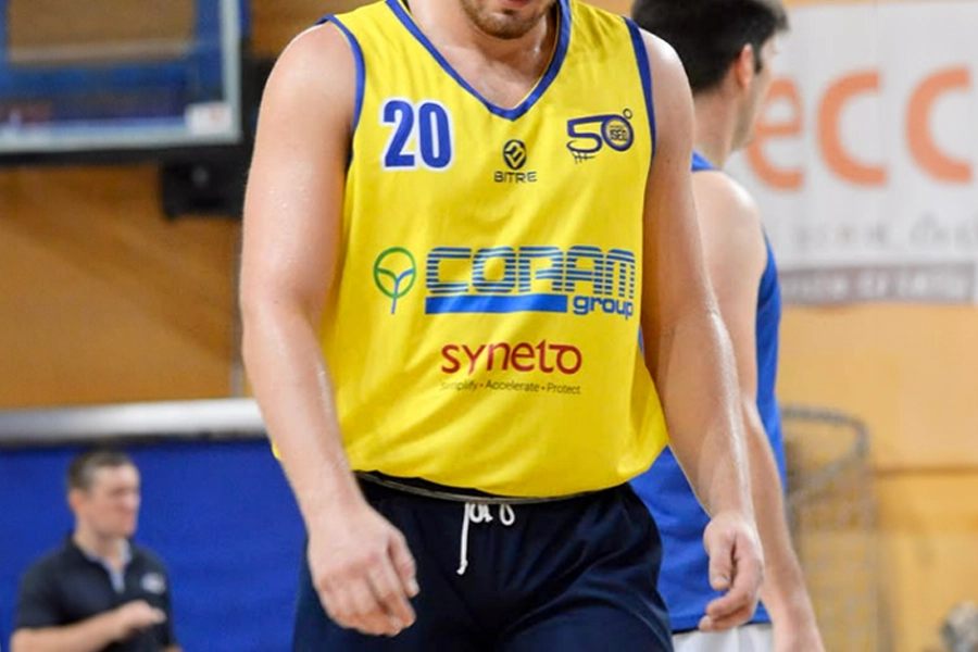 Maglia del Basket Iseo con main sponsor Coram